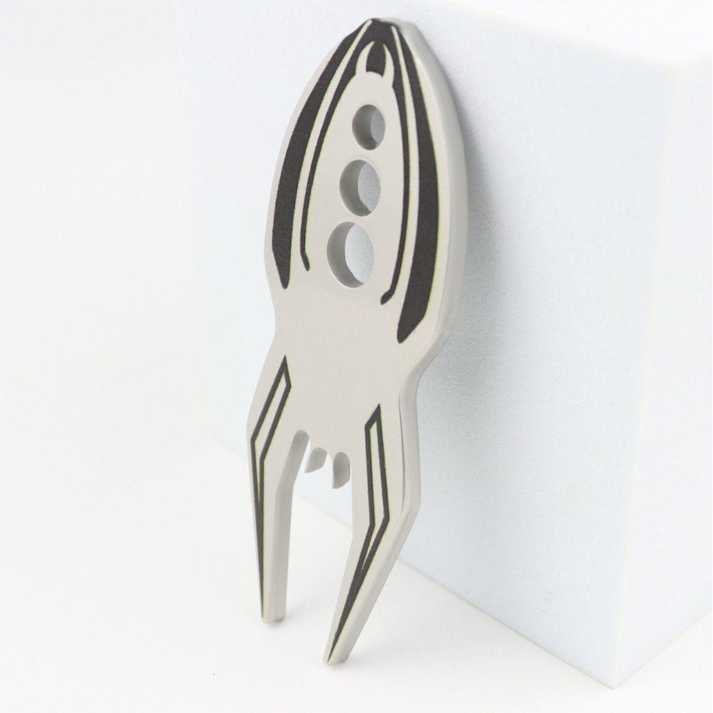 silver "Spider"-Divot Tool